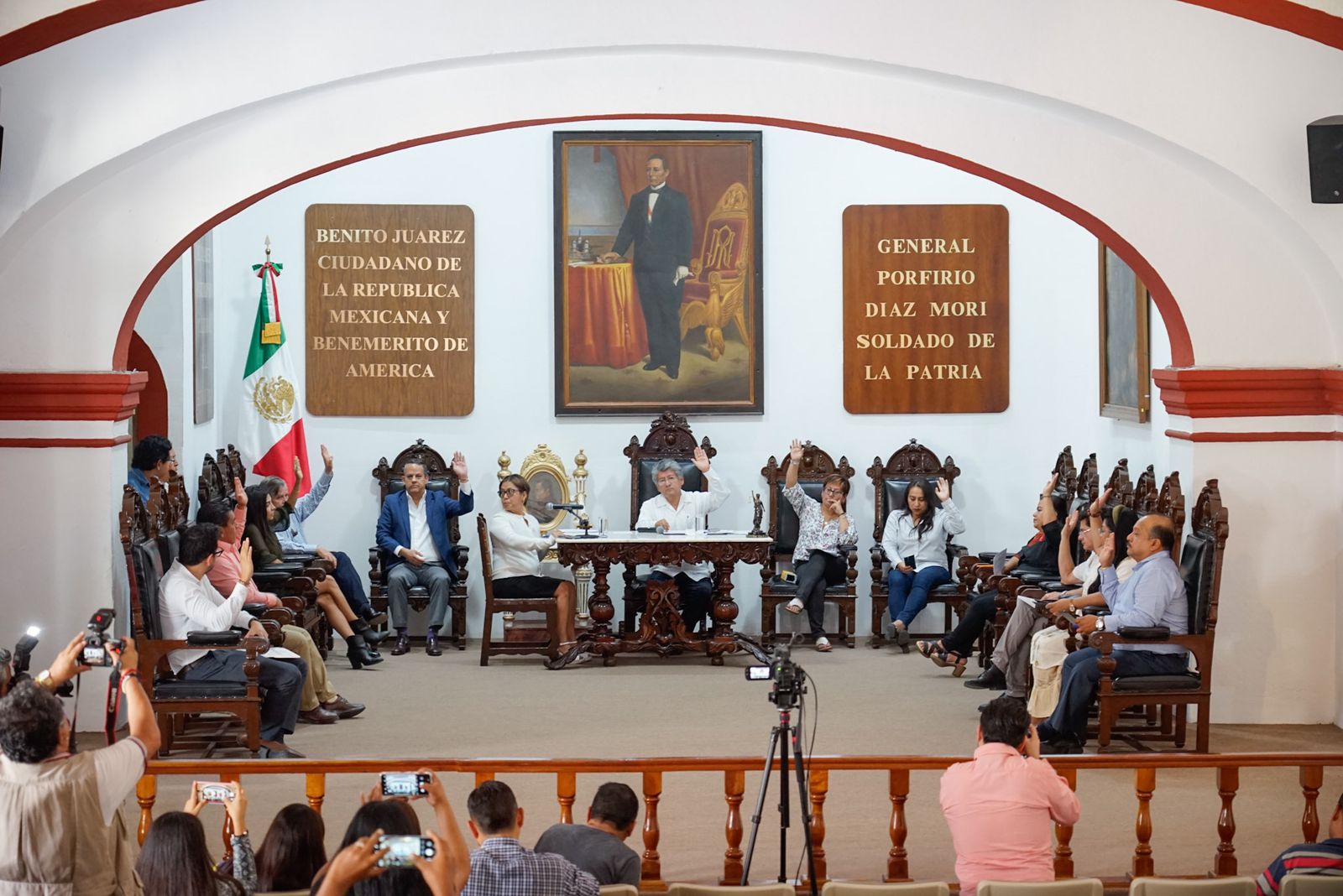 Sesión Solemne de Aniversario de la Ciudad de Oaxaca en el Teatro