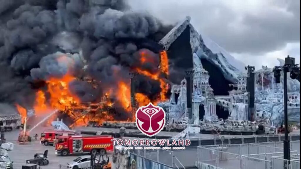 Se incendia escenario principal de Tomorrowland 2025; organizadores descartan cancelación