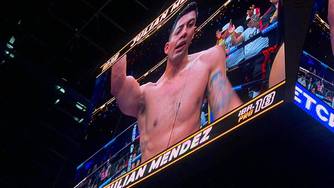 El pugilista oaxaqueño Julián Méndez imparte cátedra en la Arena CDMX