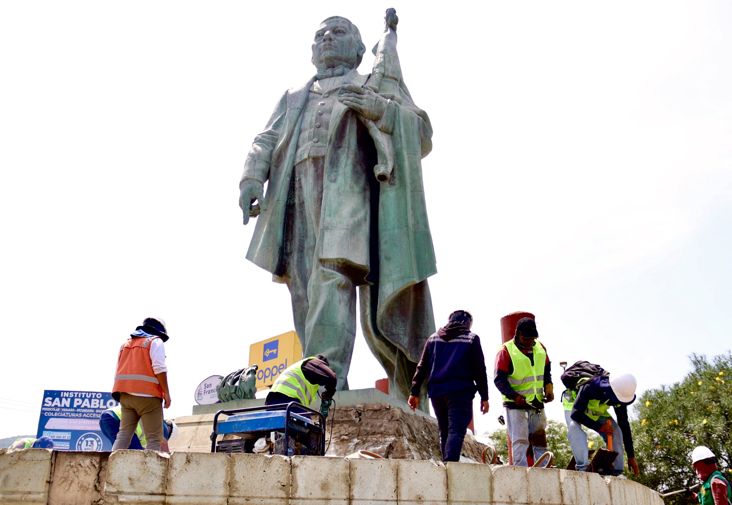 INAH se deslinda de restauración de escultura de Benito Juárez en Viguera; contradice versión de Ray Chagoya